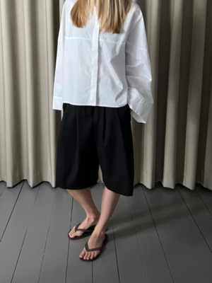 Loulou shorts black Yin studio