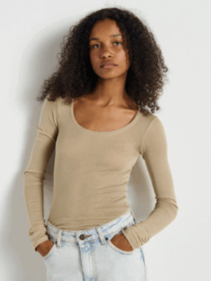 Massachusetts L/S top