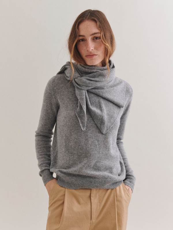Andrea triangle scarf grey