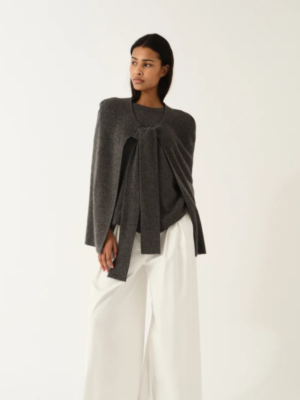 Como cape the garment