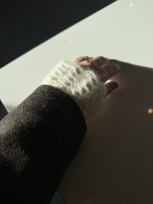 Eleanor lace cuffs blonde manchetter came studio
